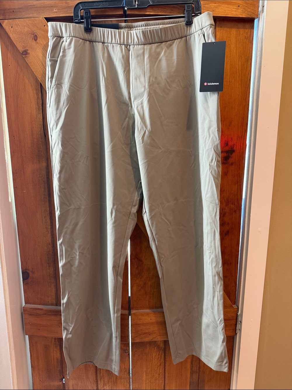lululemon athletica Men's Olive/Tan Daydrift Classic fit Trouser